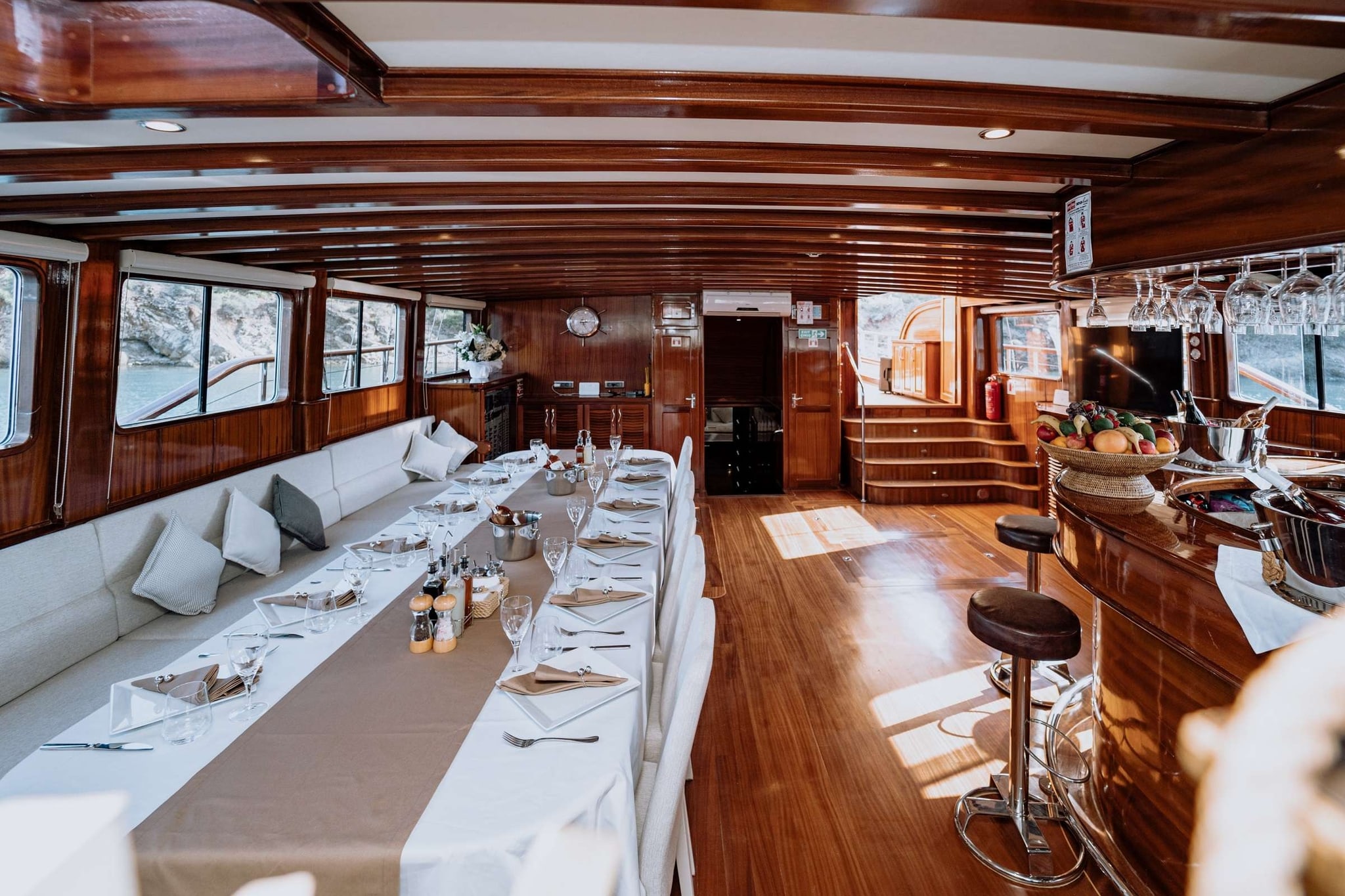 Saloon with the long table